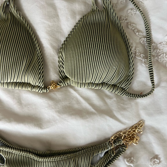 Bikini with Chains - Picture 2 of 4